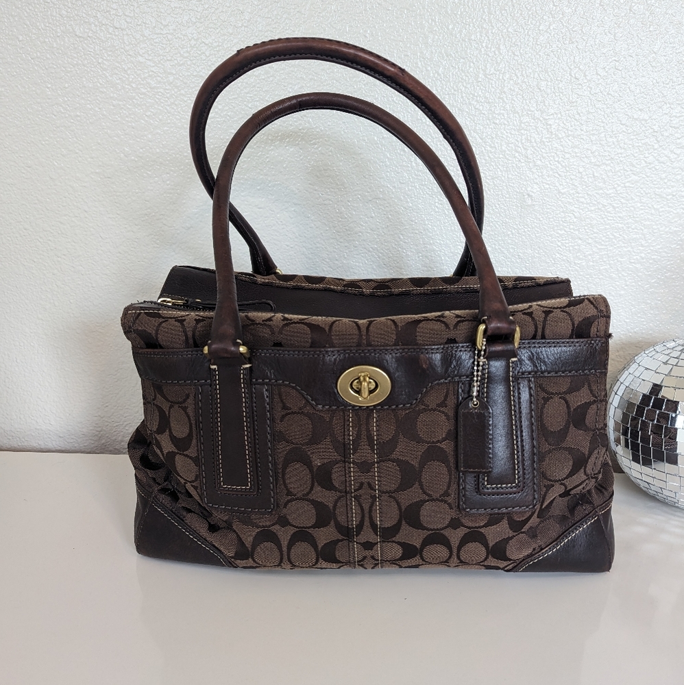 Vintage Coach Hampton turn lock tote! GUC! No tears, rips, or holes! Model 11063 - Picture 14 of 14